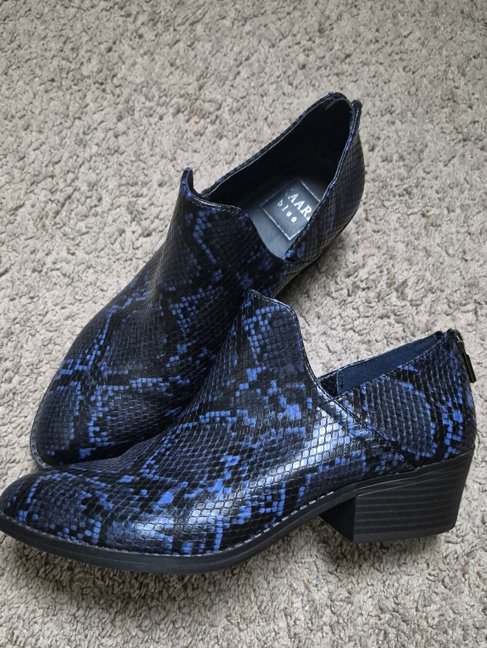 Kaari Blue Callie Blue Black Snakeskin Pointed Toe Ankle Booties Size 8.5M
